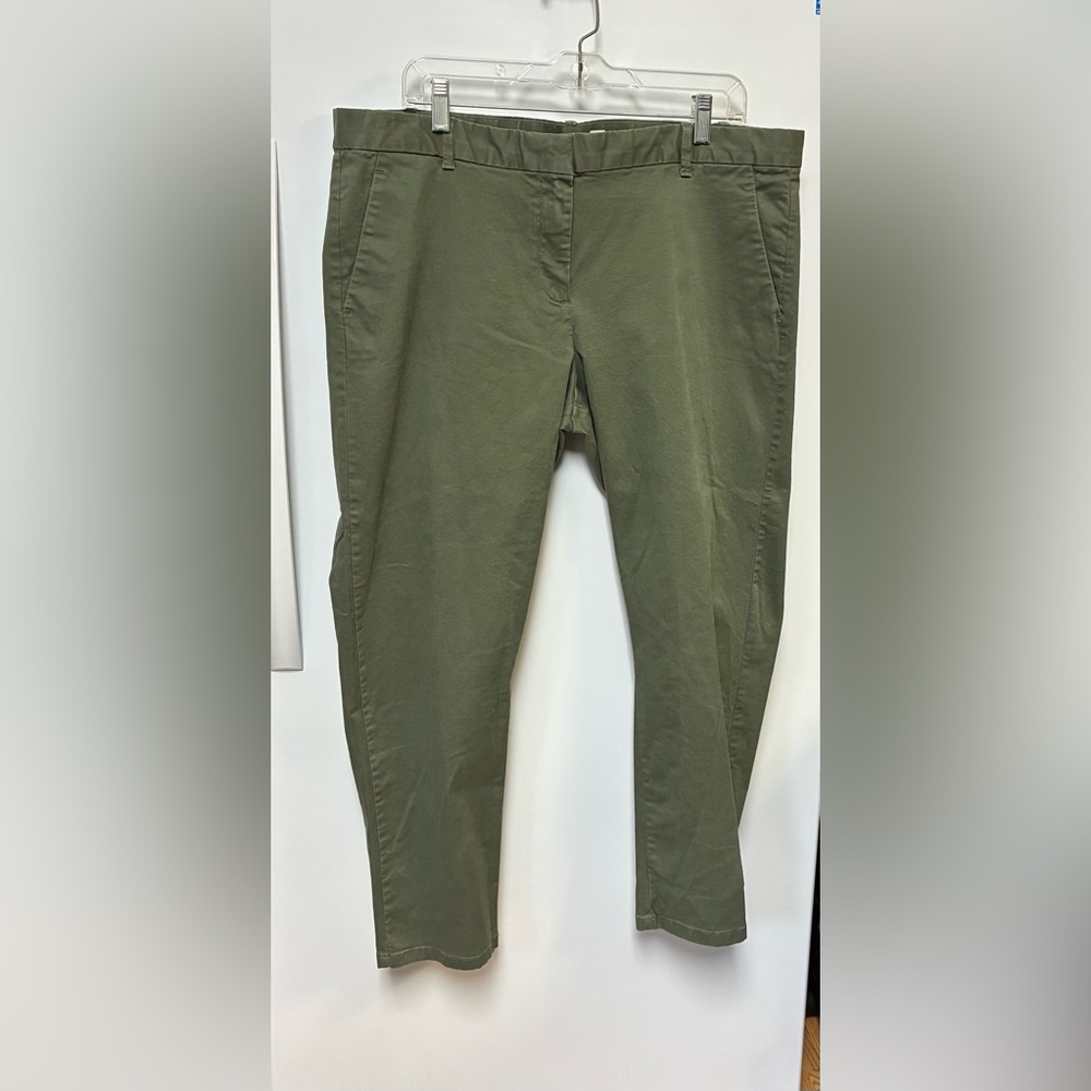 GAP Women's Khaki Chinos